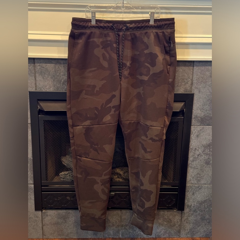 American Eagle Camo Joggers